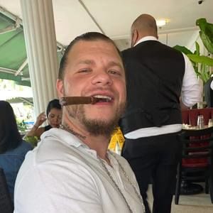 Meet your Posher, Robert